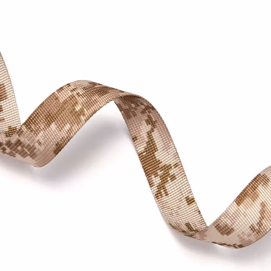 Robusta fettuccia in polipropilene di alta qualità Tessuto piatto PP resistente Rotolo di reggia in nylon da utilizzare per zaino Corda per borsa da cintura fai-da-te